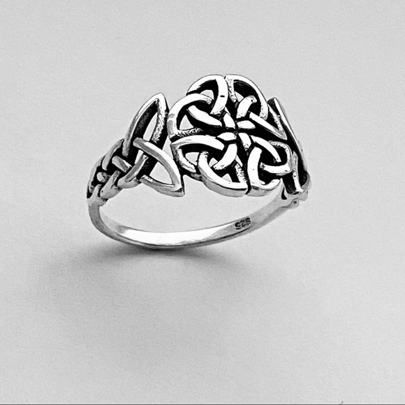 Sterling Silver Trinity Weave Celtic Ring, Triquetra Rings, Love Knots Jewelry - Picture 9 of 11